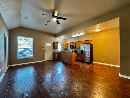 4/2 Duplex Walking Distance to Campus! – photo 1