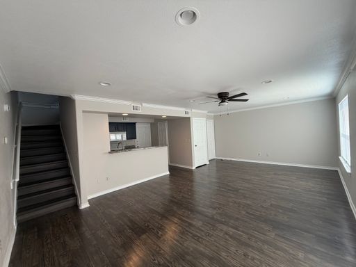 Charming 3bd/3.5bth Duplex w/ Yard! – photo 1