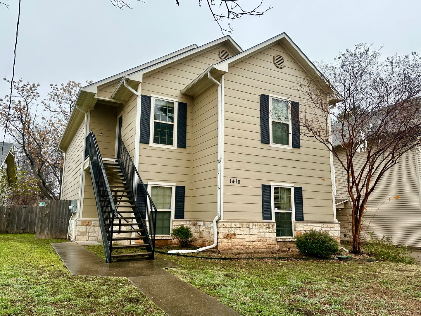 Waco Apartment: 1418 S 10th