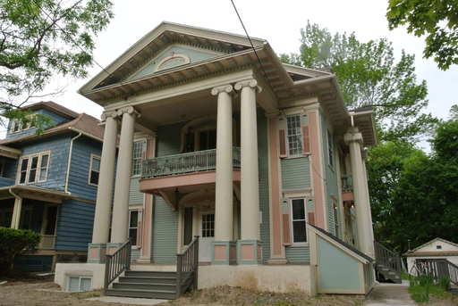 Very large 4 bedroom Apt at 716 Westcott – photo 1