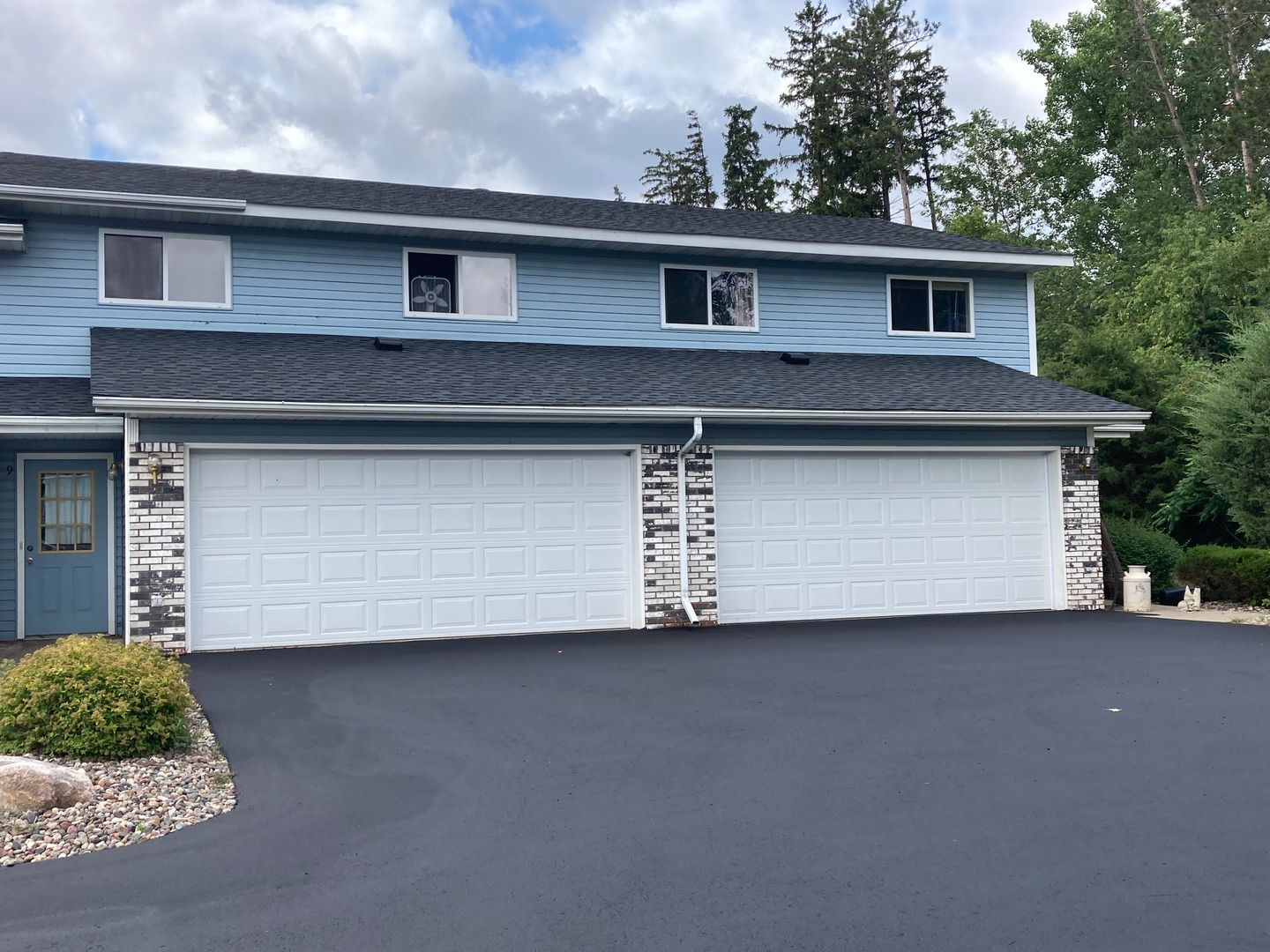 Hudson Townhome: 1909 Industrial St