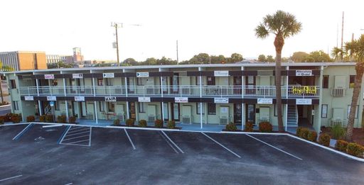 318 Tamiami Trail/109 E Olympia Ave - Suite 221