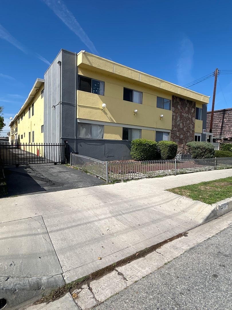 Monterey Park Apartment: 611 N. Alhambra Ave.