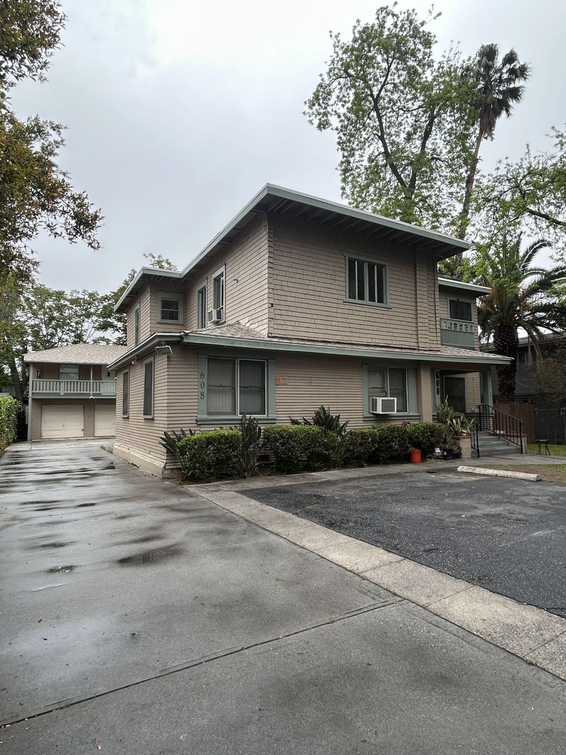 Pasadena Apartment: 608 -612 N. Marengo Ave.
