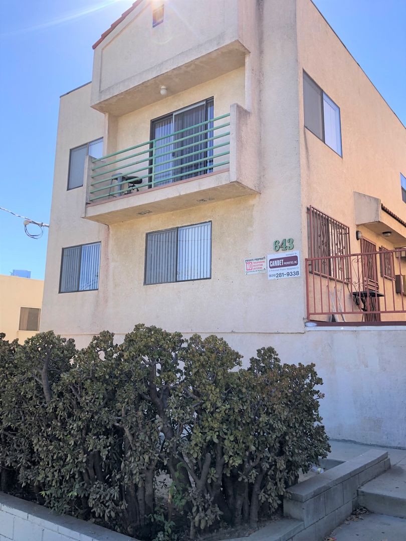 Los Angeles Apartment: 643 N. Hill Pl.