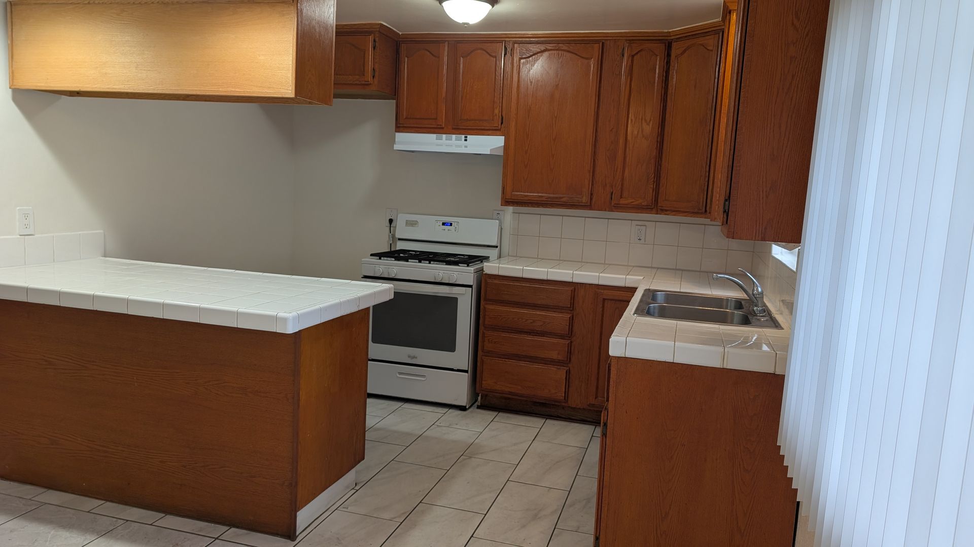 Maywood Apartment: 6123 Wilcox Ave.