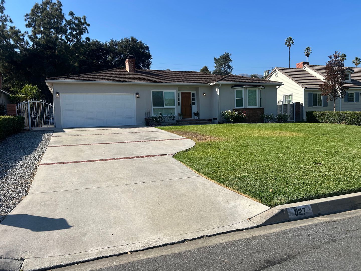 Arcadia House: 827 Hugo Reid Dr.