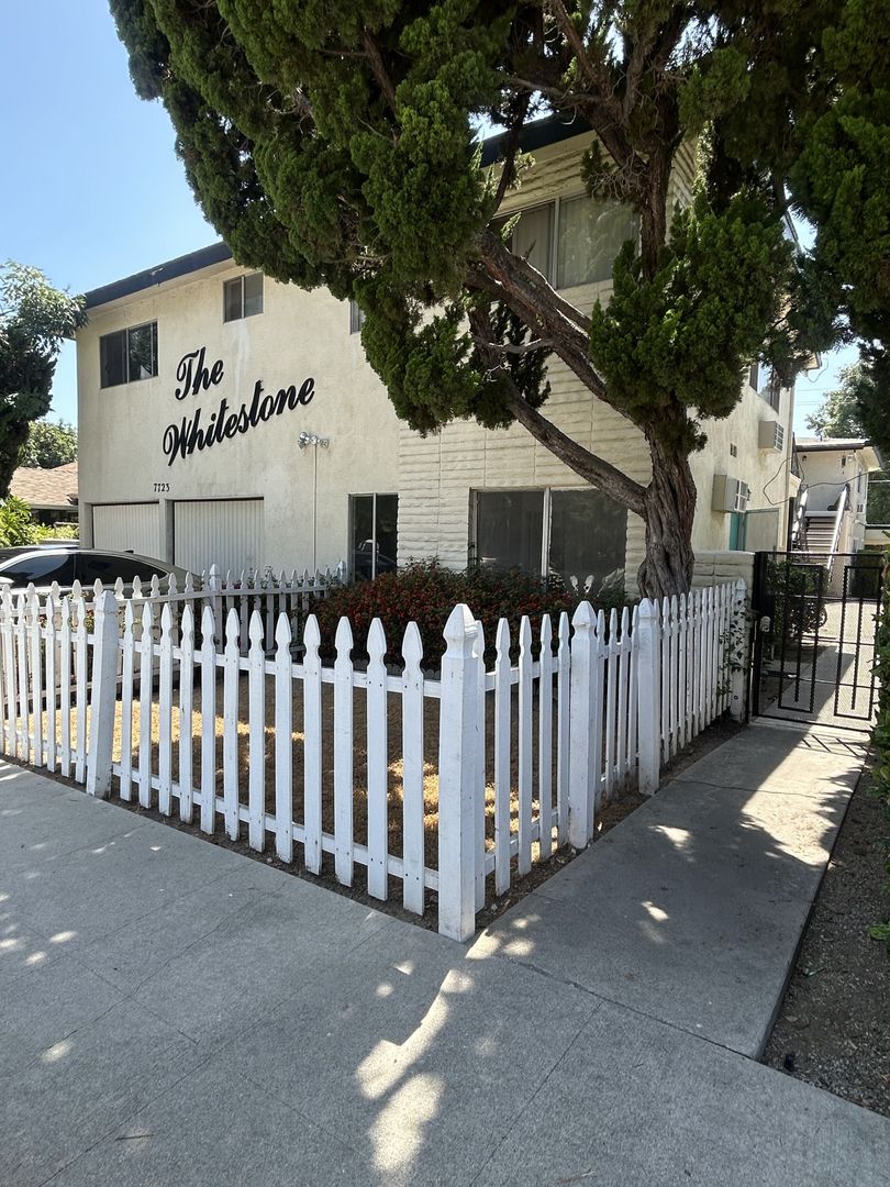 Whittier Apartment: 7723 Milton Ave.