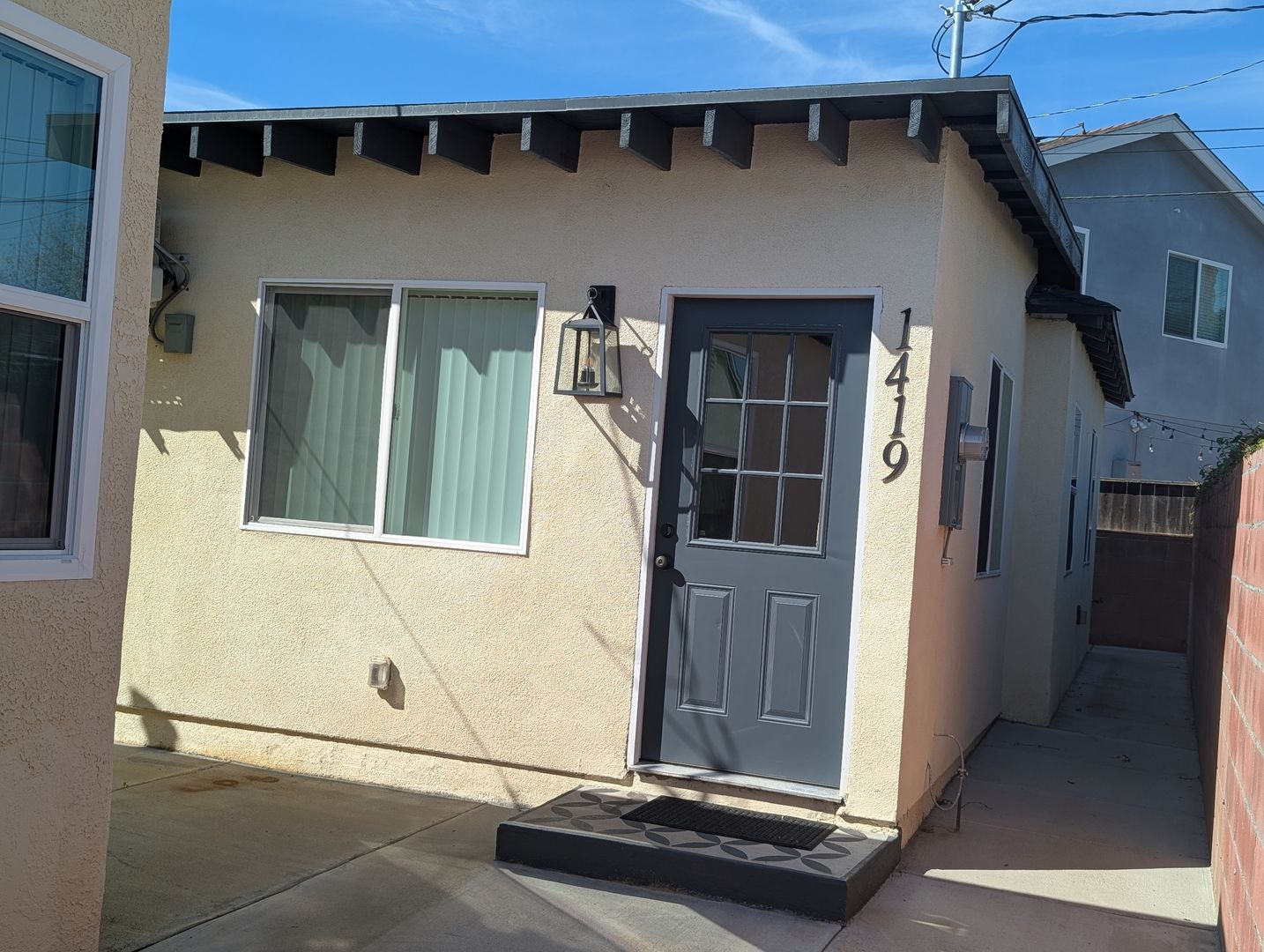 Alhambra Apartment: 1417 - 1419 Milton Ave.