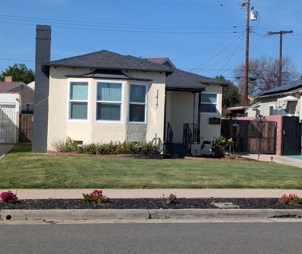 Alhambra Apartment: 1417 - 1419 Milton Ave.