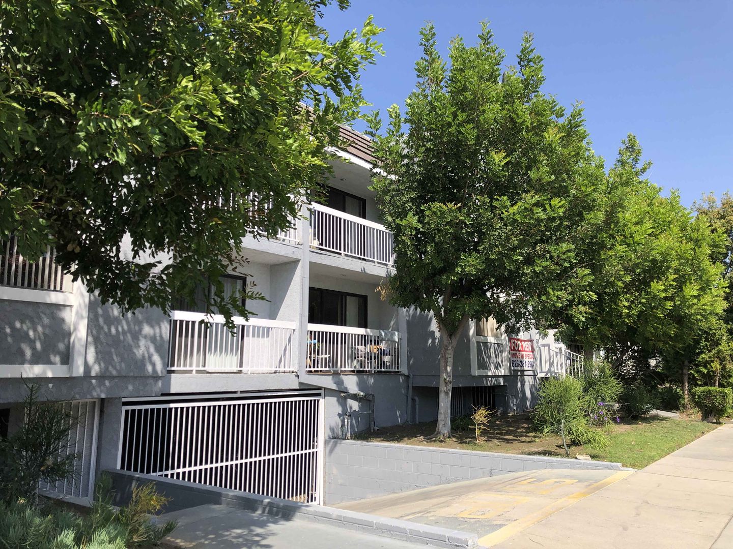 Glendale Apartment: 309 East Elk Avenue