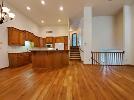 3007 23rd Avenue Southwest, Unit# E – photo 1