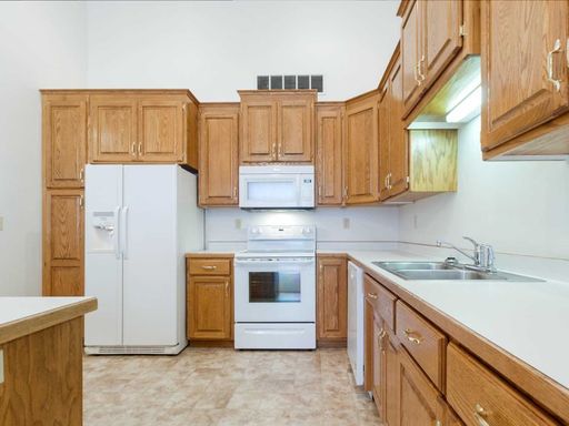 3055 40th Avenue Southwest, Unit# E – photo 1
