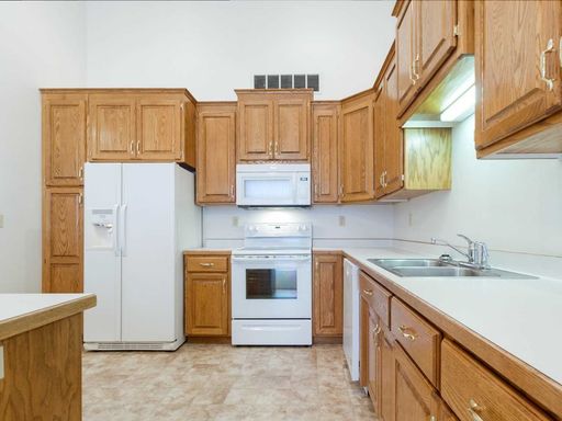 3075 40th Avenue Southwest, Unit# C – photo 1