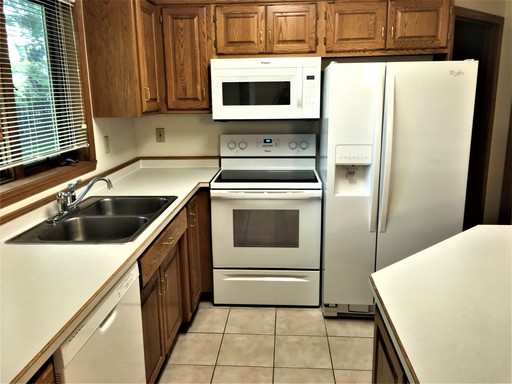 2925 40th Avenue Southwest, Unit# D – photo 1