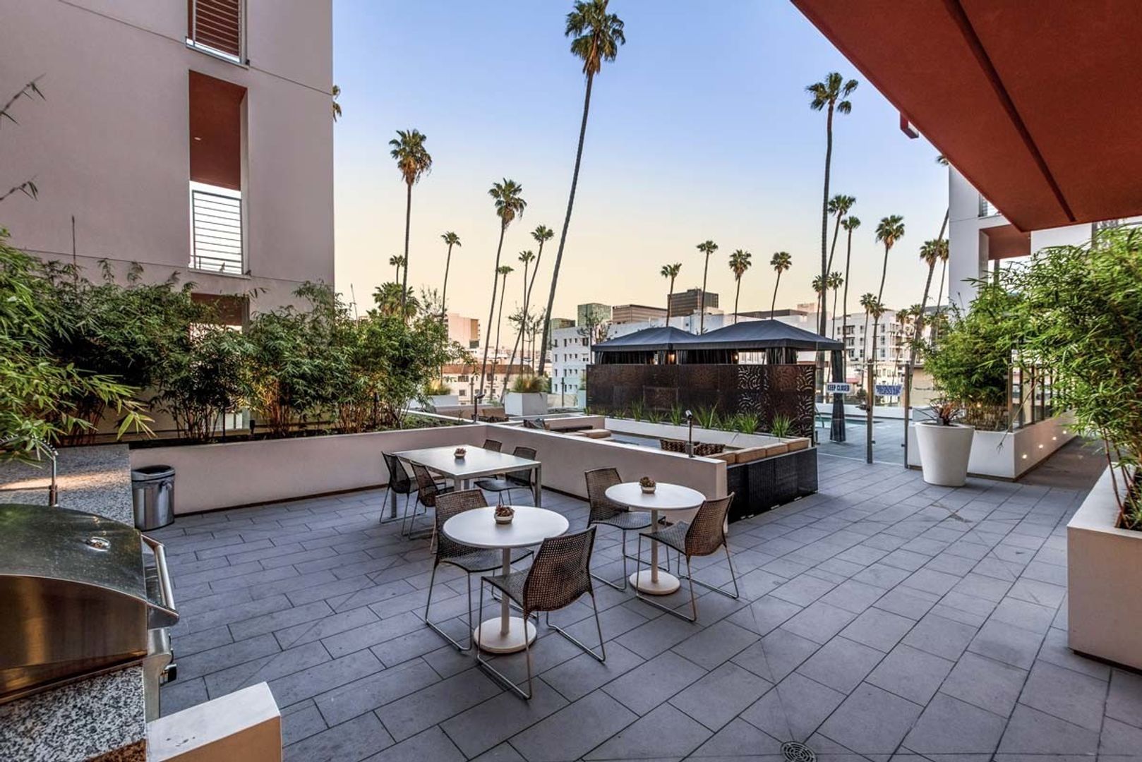 Los Angeles Apartment: 453 S Kenmore Ave