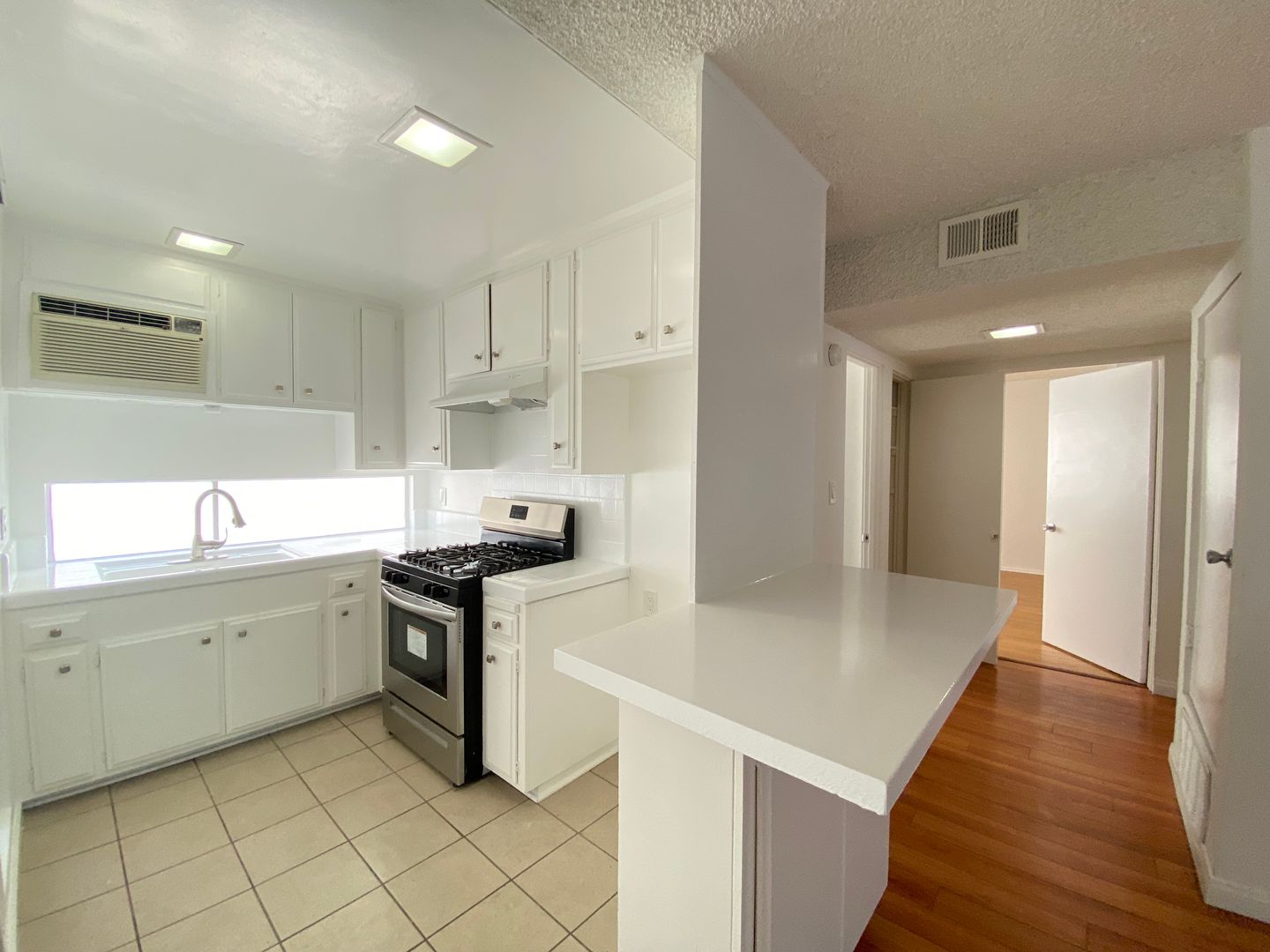 511 N Kenmore Ave 6 of 16