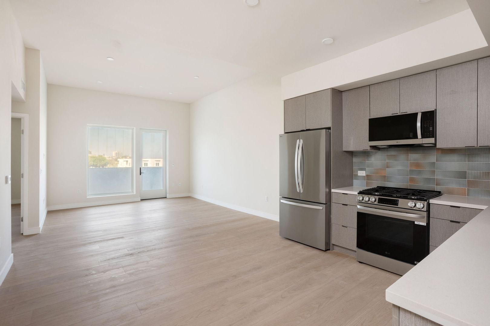 North Hollywood Apartment: 5320 Cartwright Ave