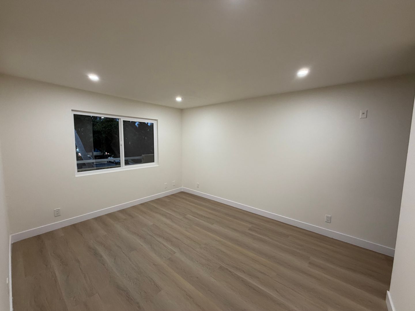 URBI 1 LLC | 2724 Abbot Kinney Blvd 6 of 13