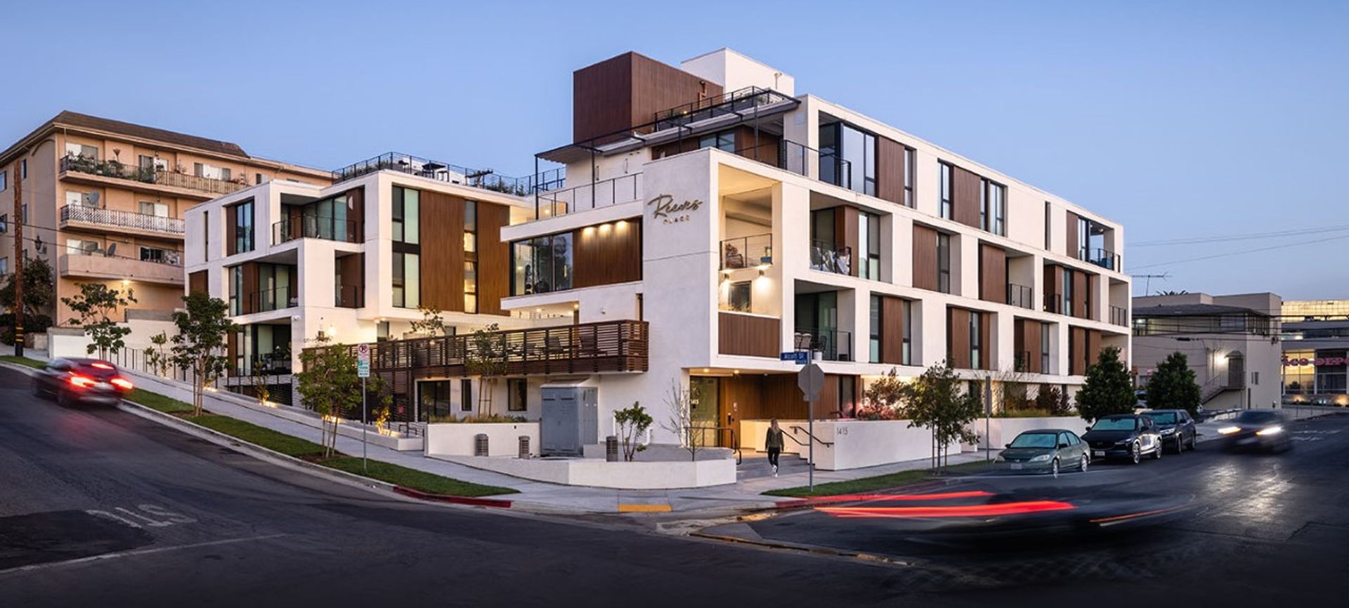 Los Angeles Apartment: 1415 Reeves St