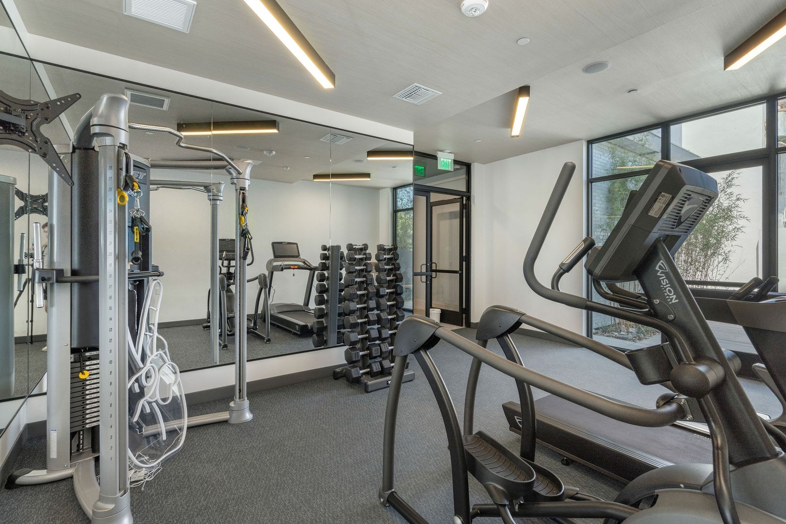 Los Angeles Apartment: 3450 W 43rd St