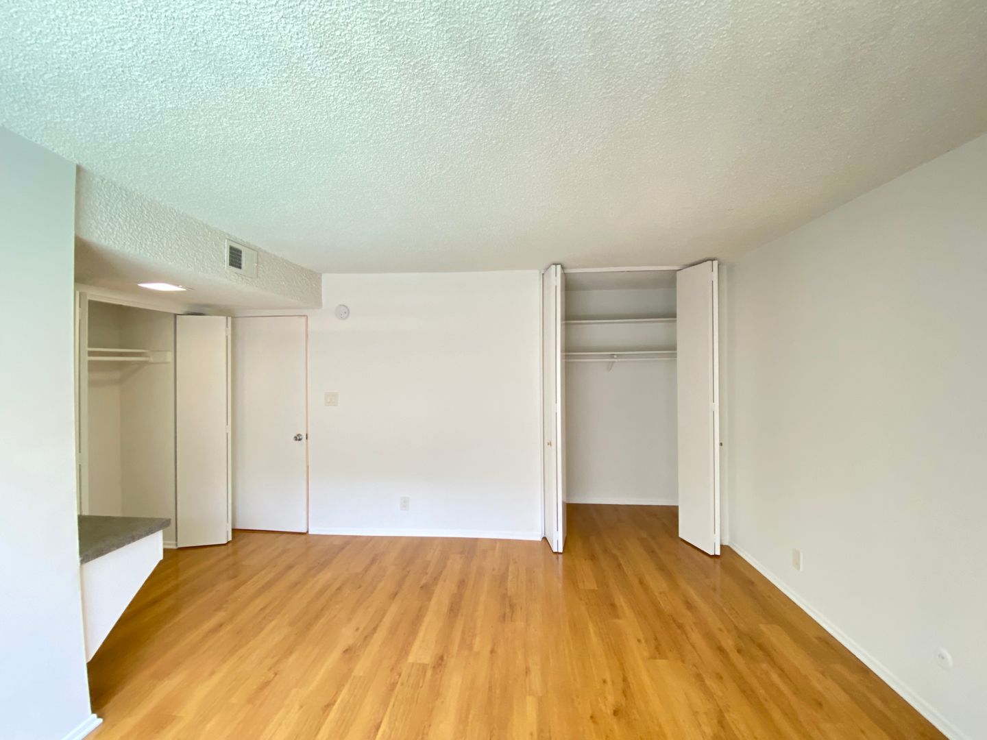 511 N Kenmore Ave 13 of 16