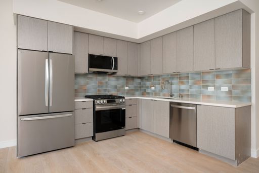 Luxury Apartments in the Heart of NoHo Arts District – photo 1