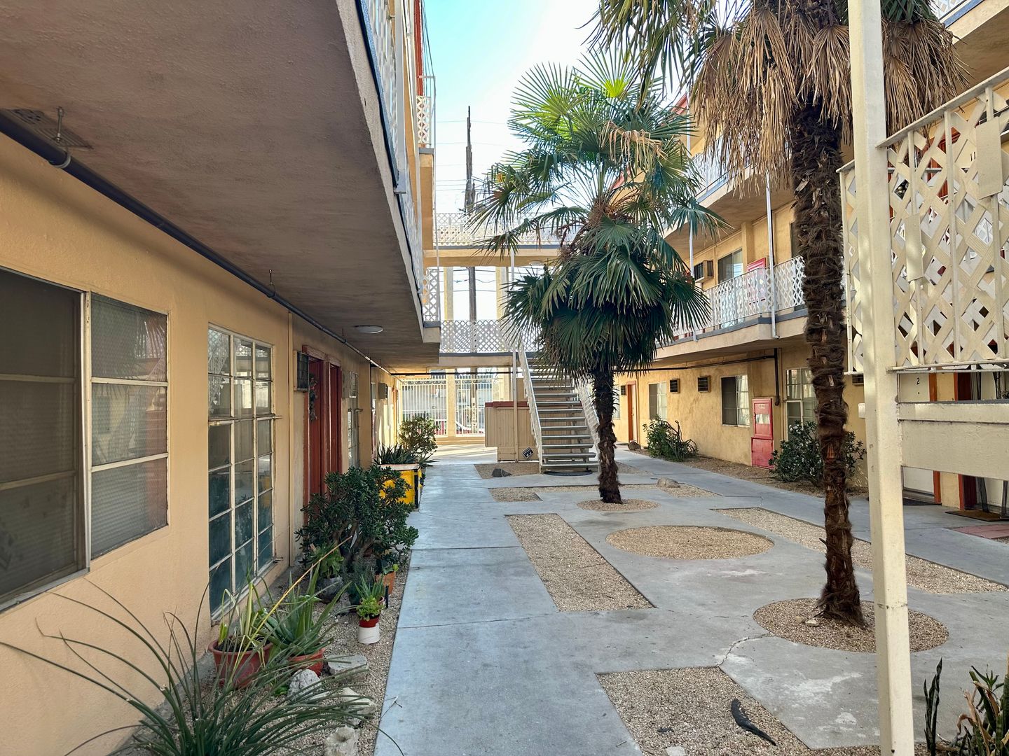 15525 Nordhoff St 2 of 6
