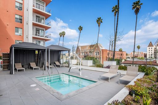 The Rhys: Luxury Studio in the heart of Koreatown ~ Parking Included~ In-unit Washer|Dryer – photo 1