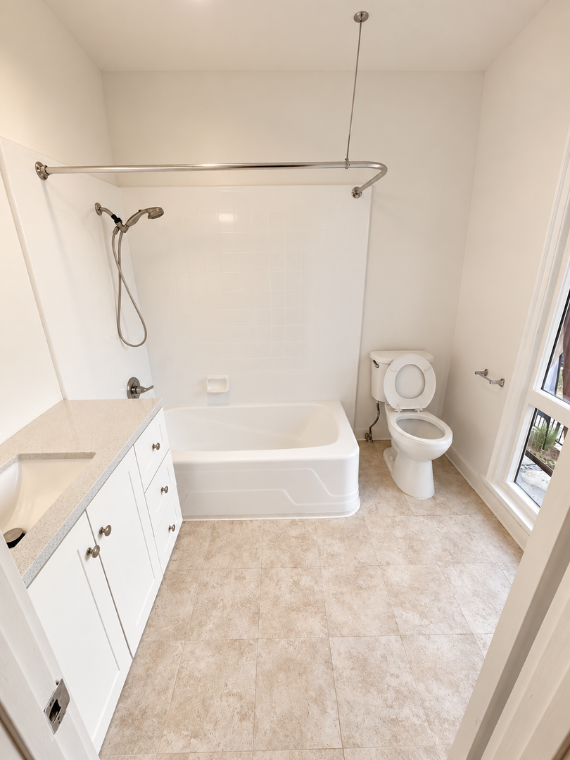 511 N Kenmore Ave 9 of 12