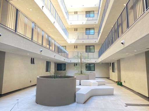 Luxury 2Bed|2Bath ~ Parking ~ Laundry in Unit – photo 1