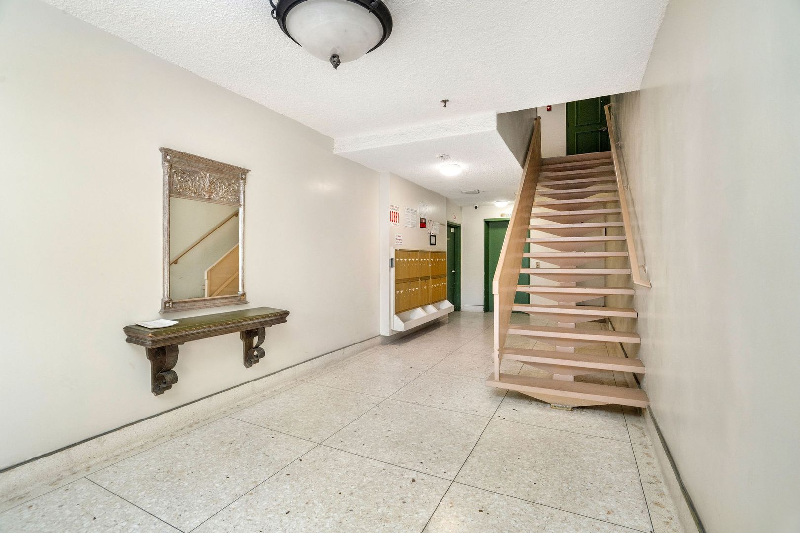 Los Angeles Apartment: 319 S Clark Dr