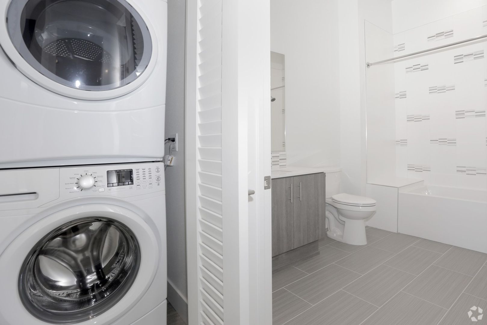 Laundry room at SevenWest (5 of 5)