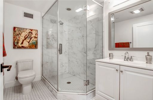 The BW: Luxury, Modern Elegance with a View- Premier 2 Bedroom at The BW with Floor-to-Ceiling Windows, Walk in Closets and Balcony Overlooking the City – photo 1