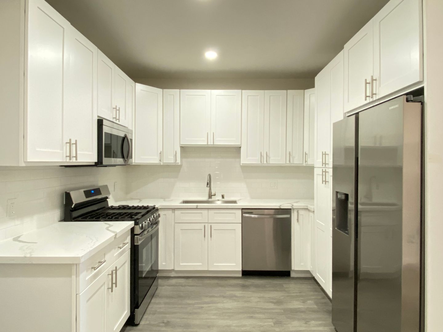 Venice Apartment: 2724 Abbot Kinney Blvd