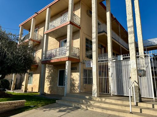 Newly Renovated 2BR/1BA in North Hills - Free Parking - $500 LNL Special
