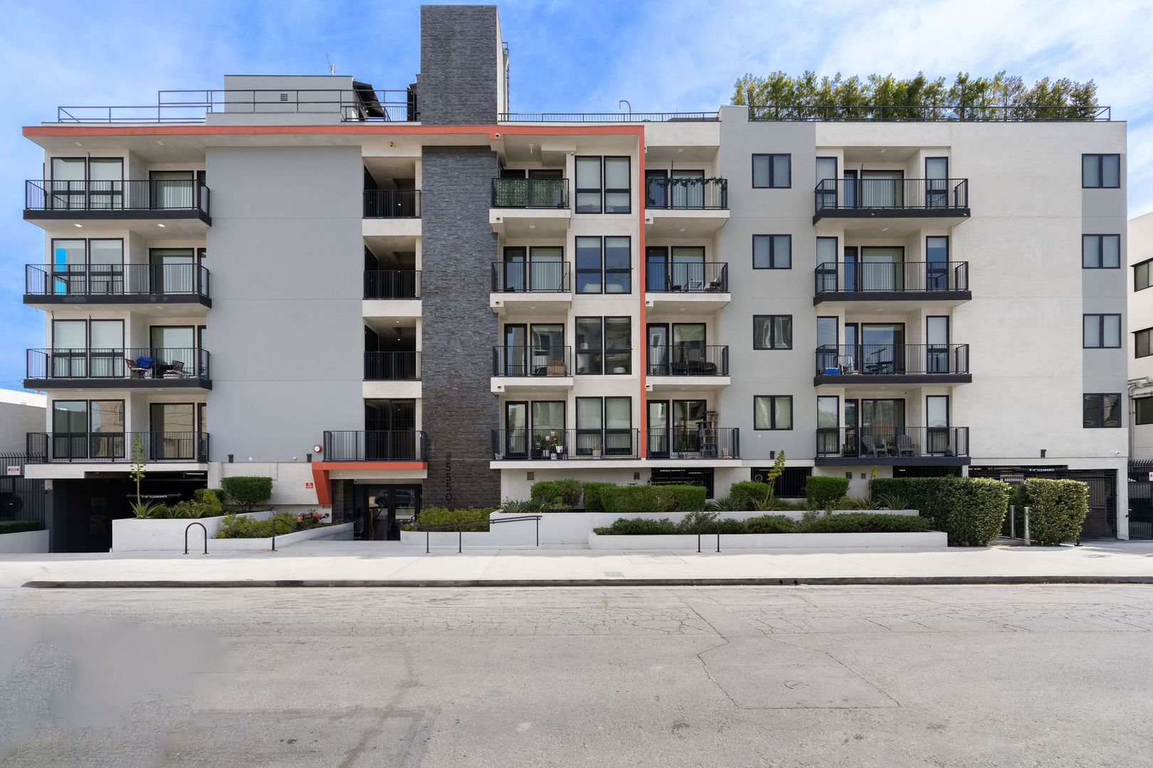 North Hollywood Apartment: 5550 Bonner Ave