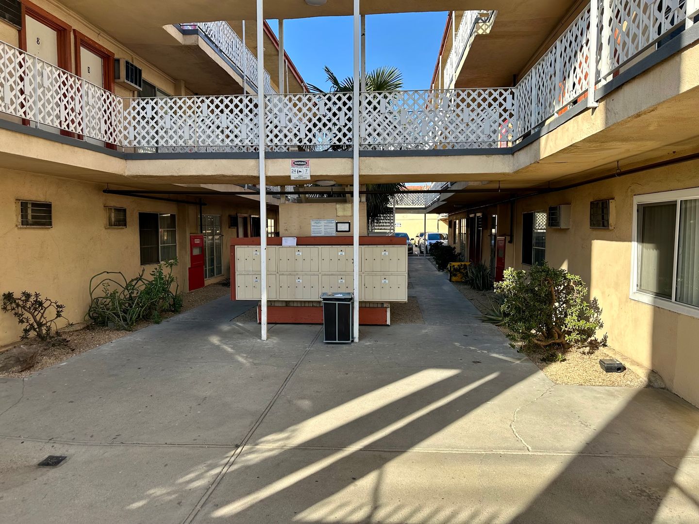 15525 Nordhoff St 3 of 6