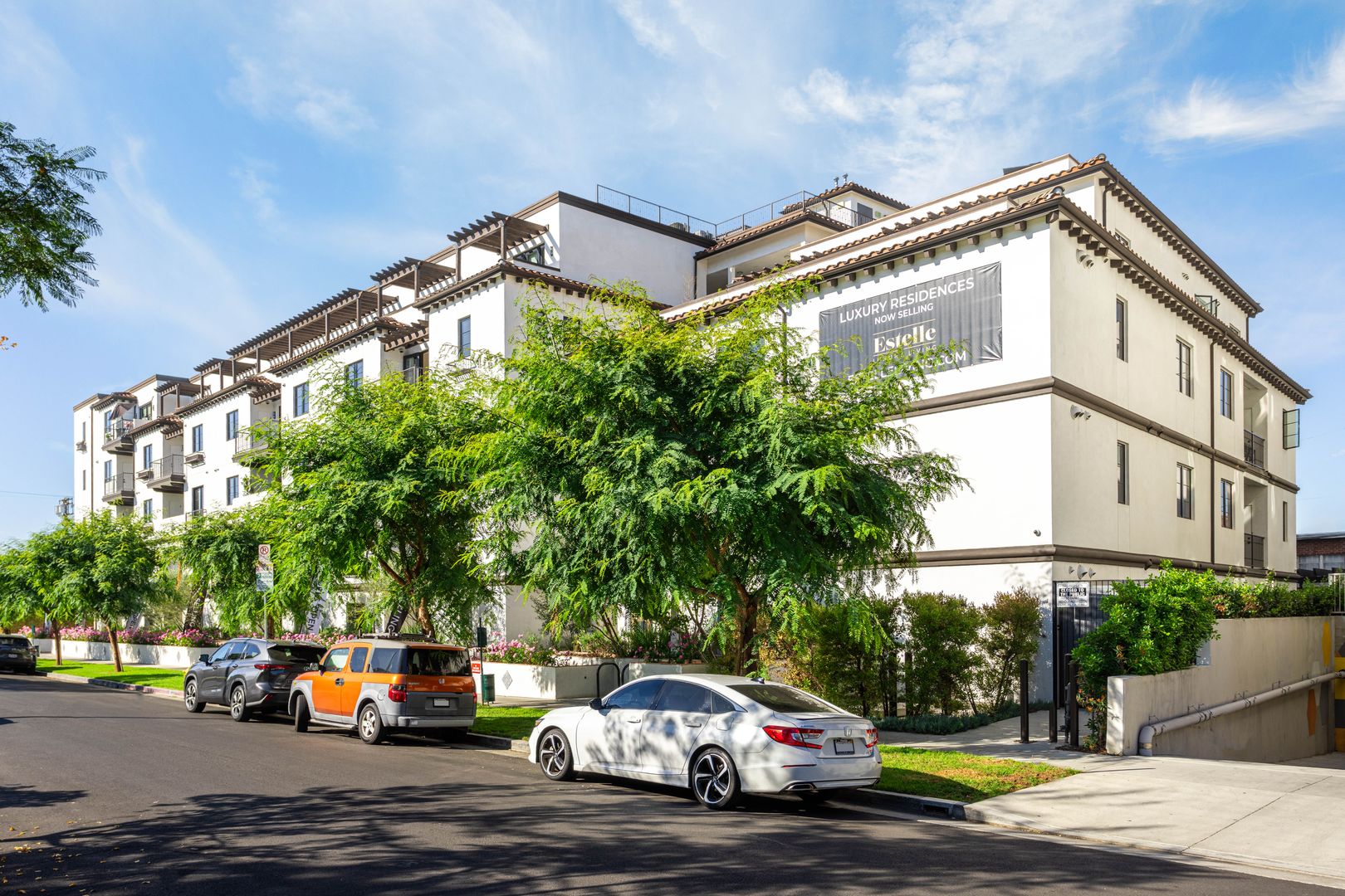 Los Angeles Apartment: 1333 S Orange Grove Ave