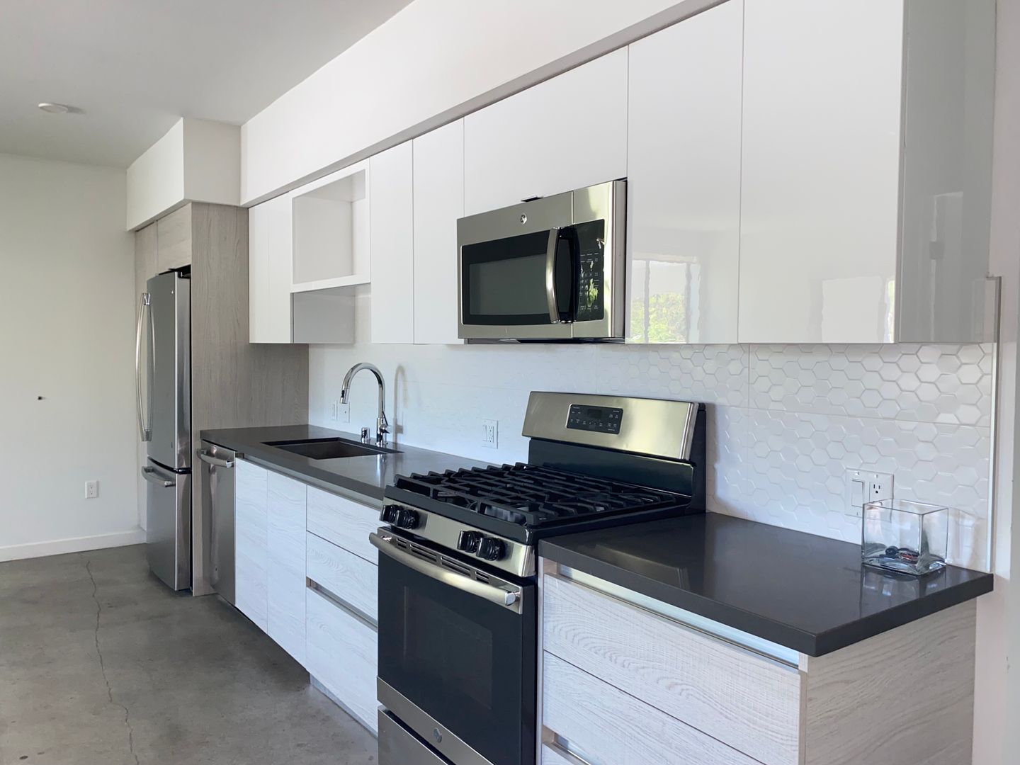 Los Angeles Apartment: 2409 Griffith Park Blvd