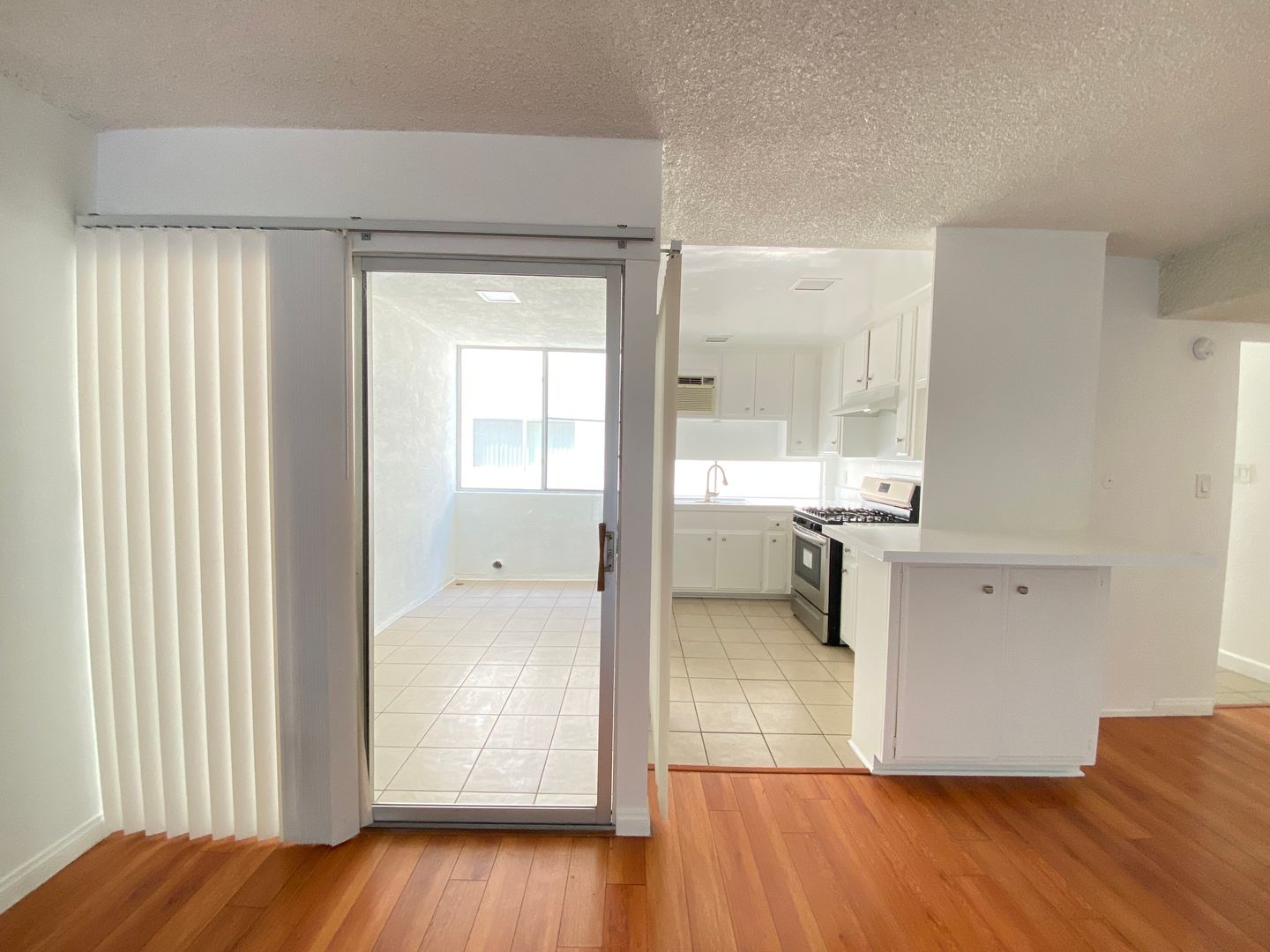 511 N Kenmore Ave 4 of 16