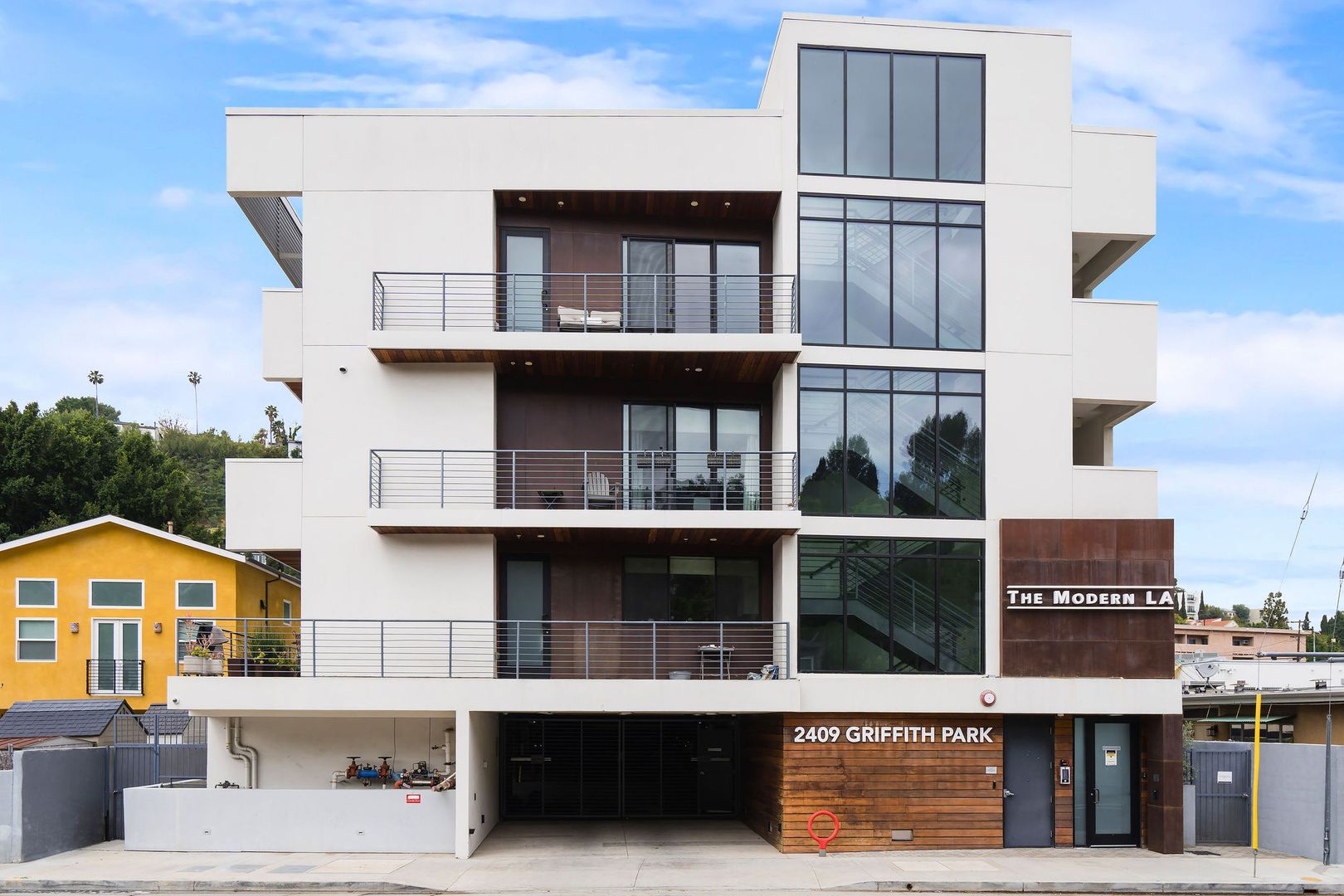 Los Angeles Apartment: 2409 Griffith Park Blvd