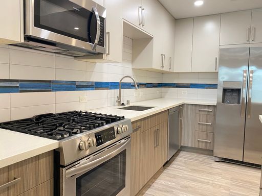 1BD/1BA Near NoHo Arts District - Free Parking - Up to 6 Weeks Free + $500 LNL – photo 1