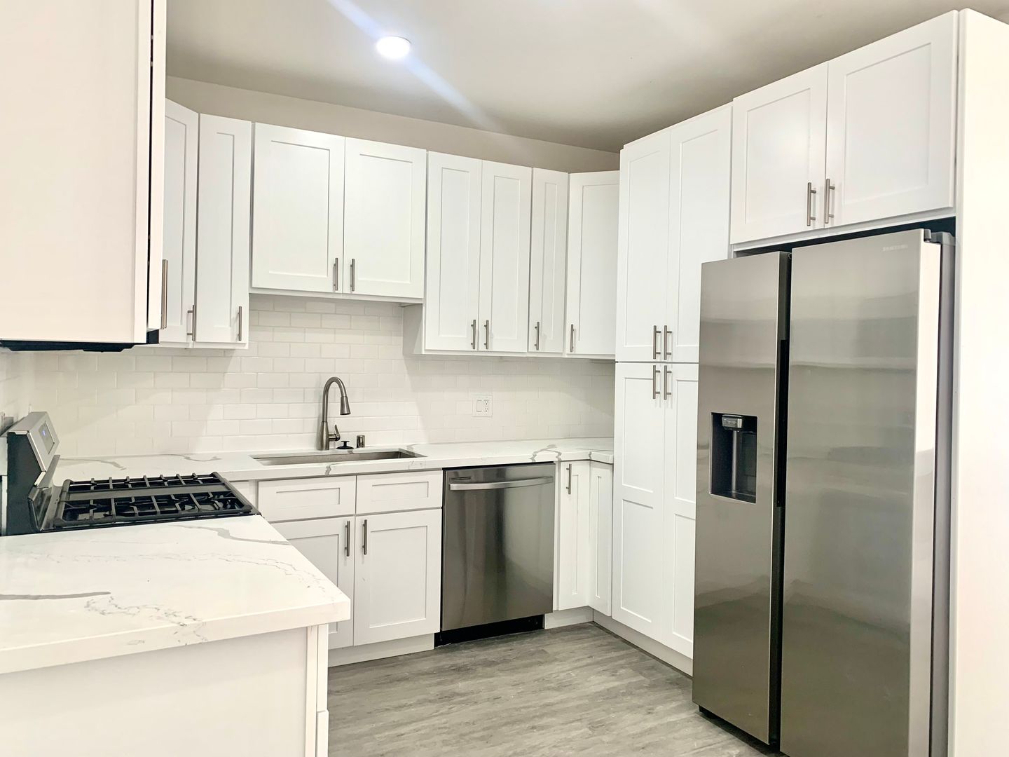 Venice Apartment: 2724 Abbot Kinney Blvd