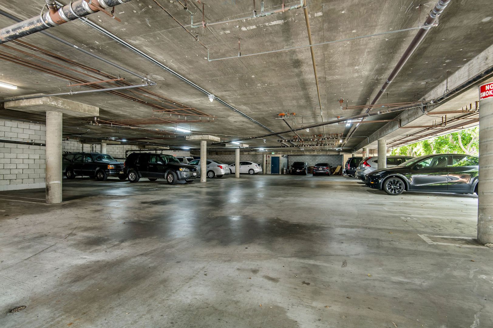 Parking at URBI 1 LLC | 2724 Abbot Kinney Blvd (2 of 4)