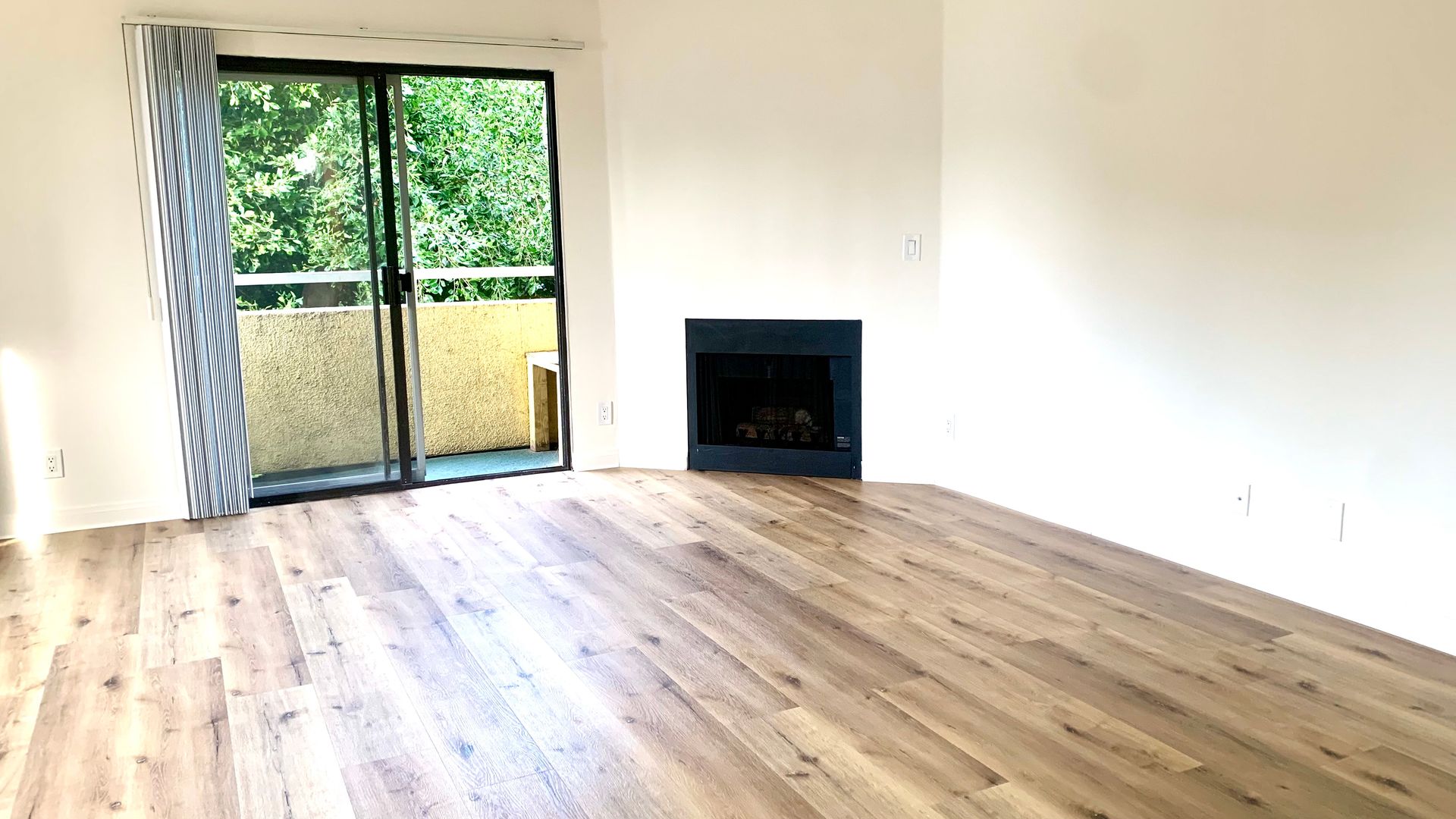 Venice Apartment: 2724 Abbot Kinney Blvd