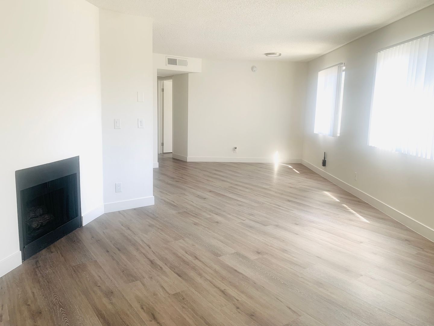 URBI 1 LLC | 2724 Abbot Kinney Blvd 1 of 14