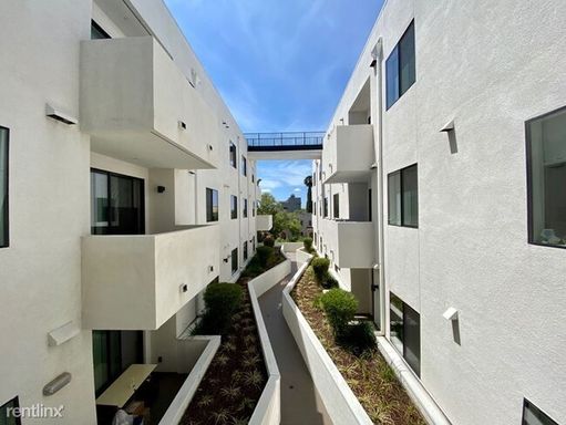 H Wood: Luxury 3bed|2bath ~ Shared Rooftop Deck Overlooking The Hollywood Sign – photo 1