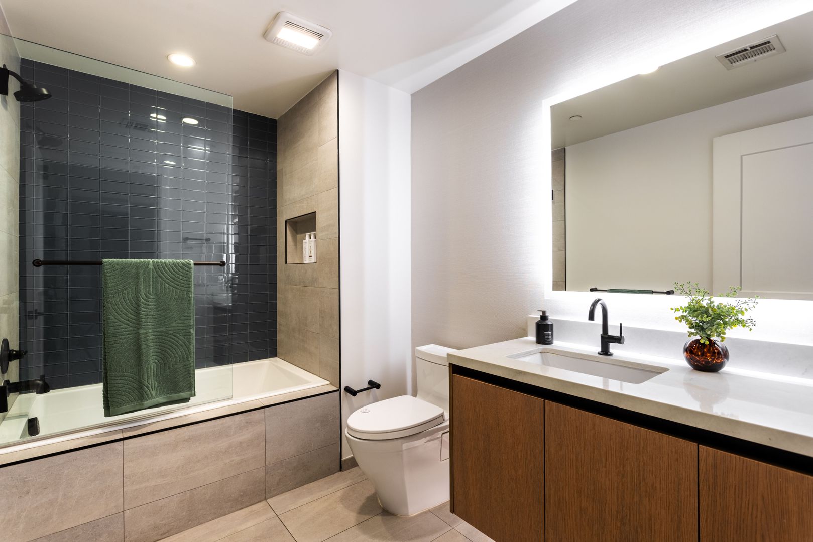 The Estelle | BREF3 1333 ORANGE GROVE LLC 9 of 18