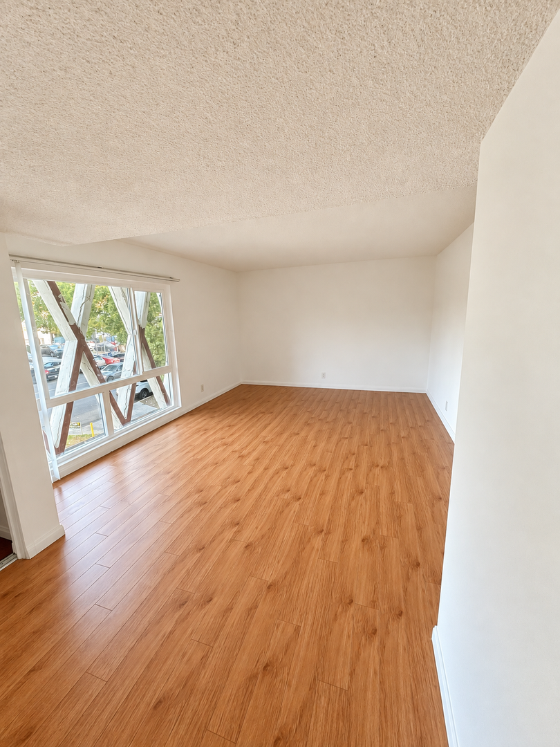 511 N Kenmore Ave 8 of 12